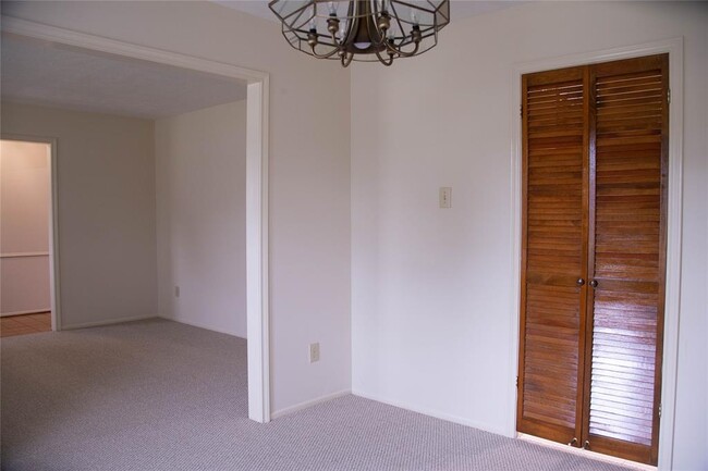 Building Photo - 13214 Ensley Wood Dr
