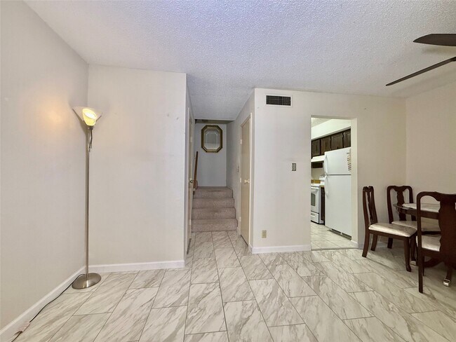 Building Photo - 11002 Hammerly Blvd