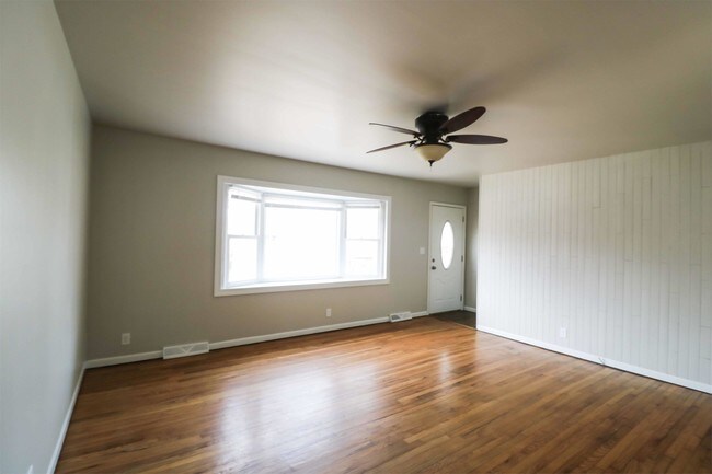 Building Photo - 3239 W 51st Pl