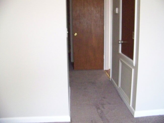 Building Photo - 6732 Willowbrook Dr
