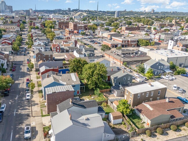 Building Photo - 1026 Orchard St