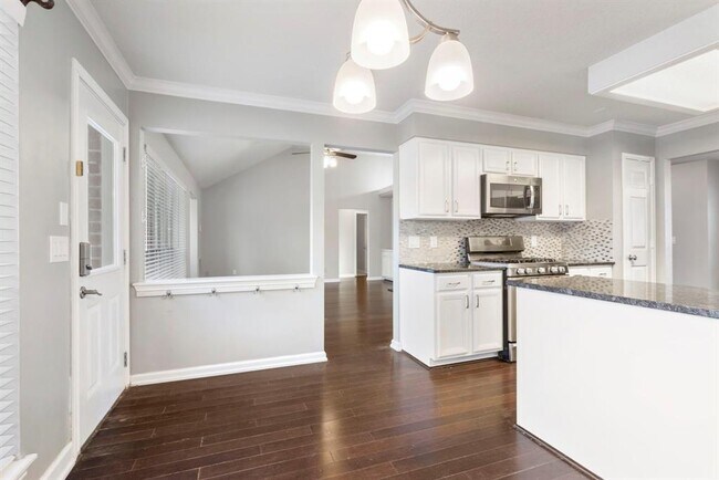 Building Photo - 62 S Dreamweaver Cir