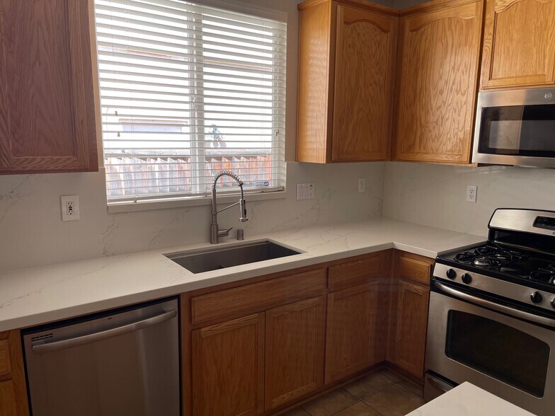 Building Photo - 5419 Benttree Way