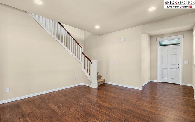 Building Photo - Natural Light-Filled Renton Home with Space to Live & Entertain!