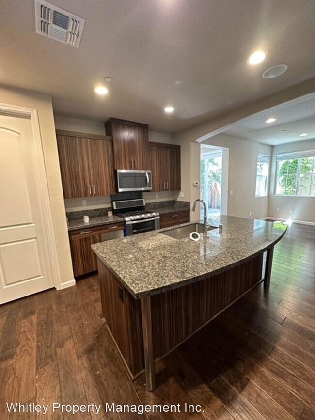 Building Photo - 4 br, 3 bath House - 625 Montage Cir