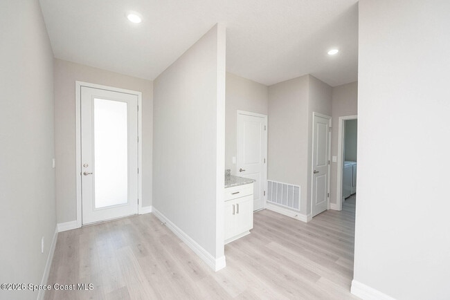 Building Photo - 1106 Homer St NW