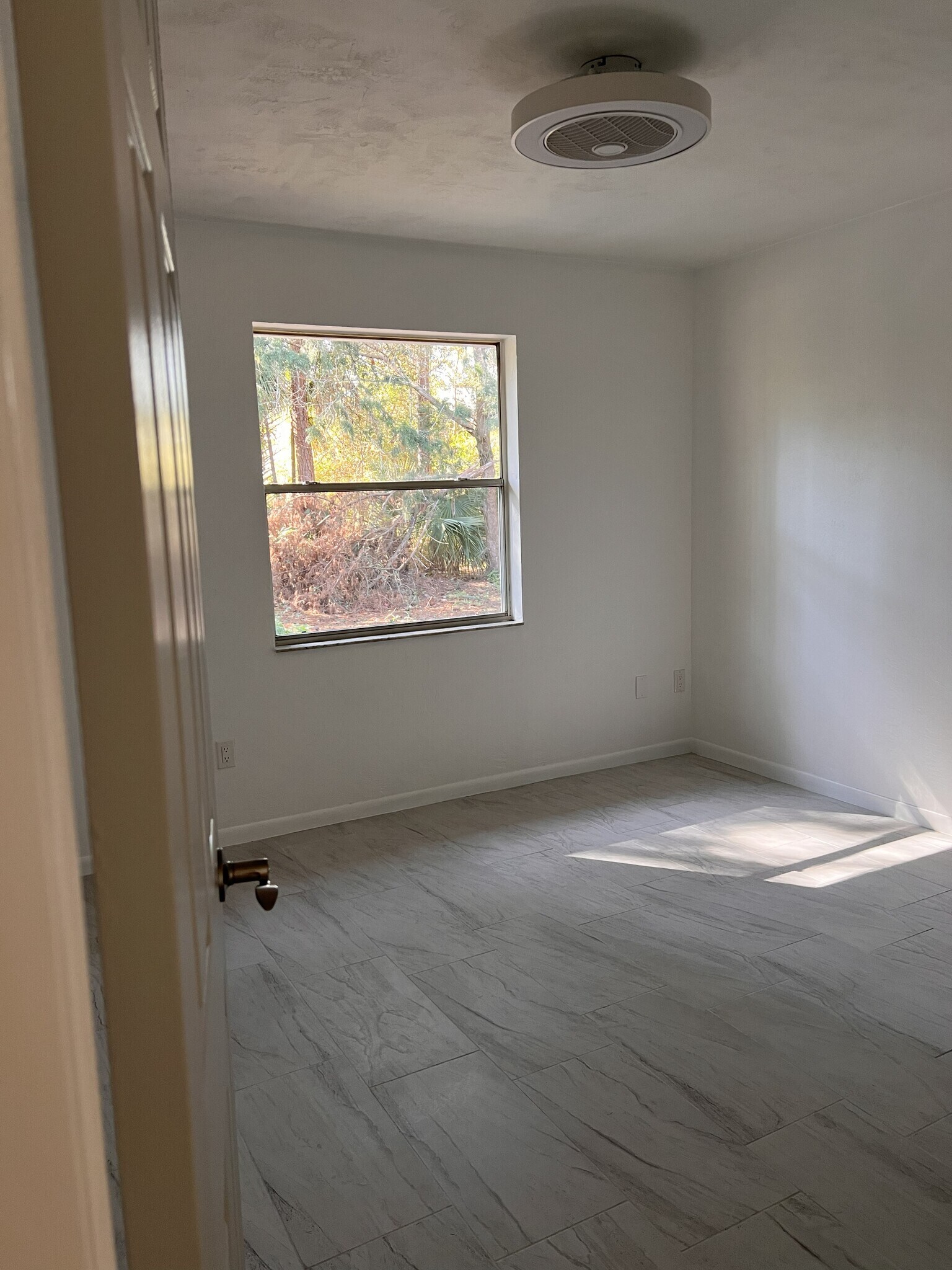 Building Photo - 19 Brittany Ln