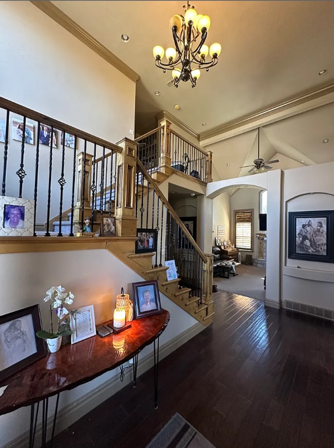 Building Photo - 6 Bed/3.5 Bathroom house in Herriman