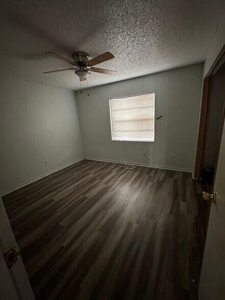 Bedroom - 1701 W Cherry St