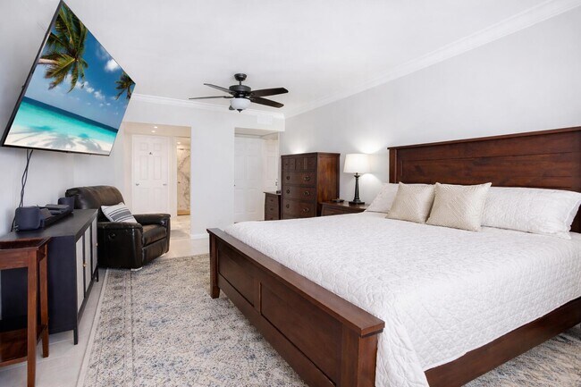Building Photo - 3550 Galt Ocean Dr