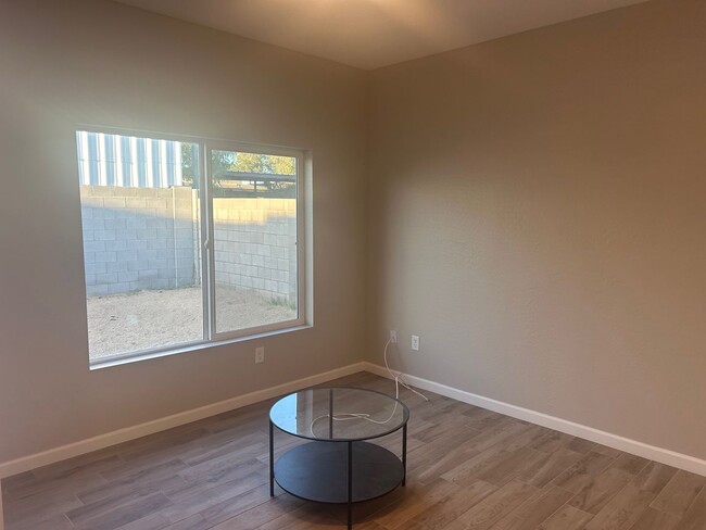 Building Photo - 2746 W Pima St