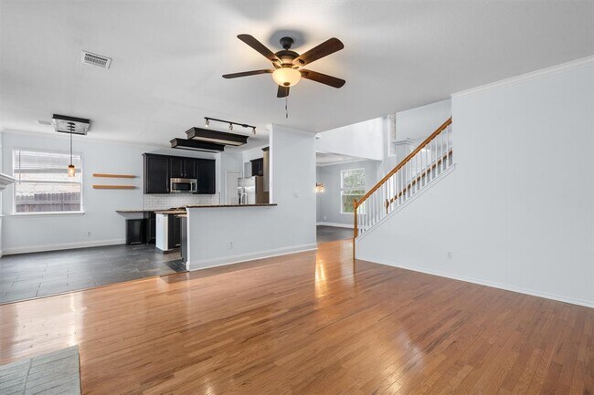 Building Photo - 1213 Red Ranch Cir