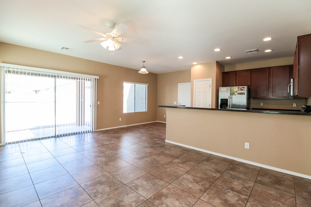 Building Photo - 7826 S 50th Dr
