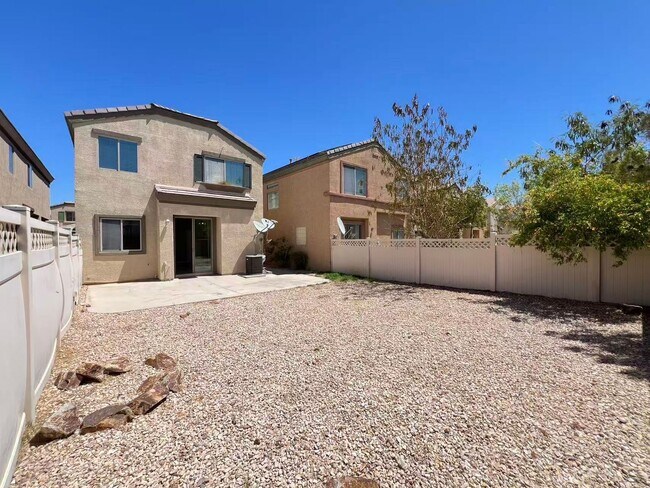 Building Photo - Beautiful single family Home in the SW Gated Community