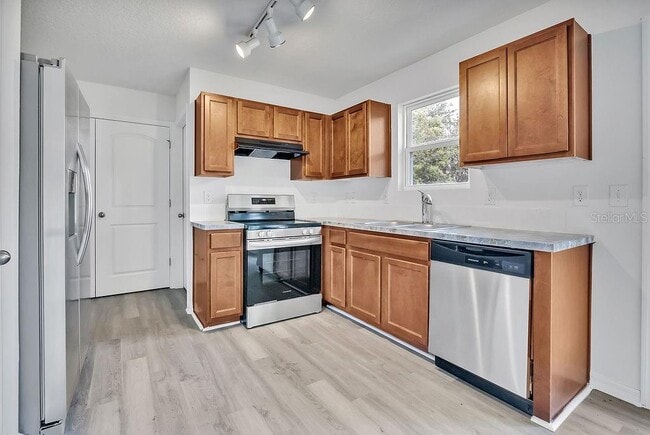 Building Photo - 303 Anchovie Ct