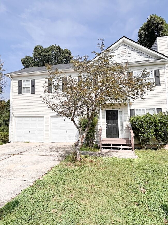 Primary Photo - Charming 3 Bedroom Home