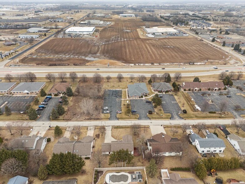 Building Photo - W6157 Aerotech Dr