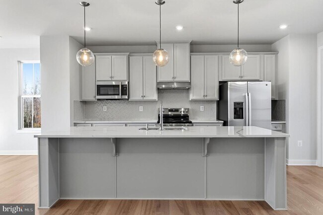 Building Photo - 9399 Edenderry Dr