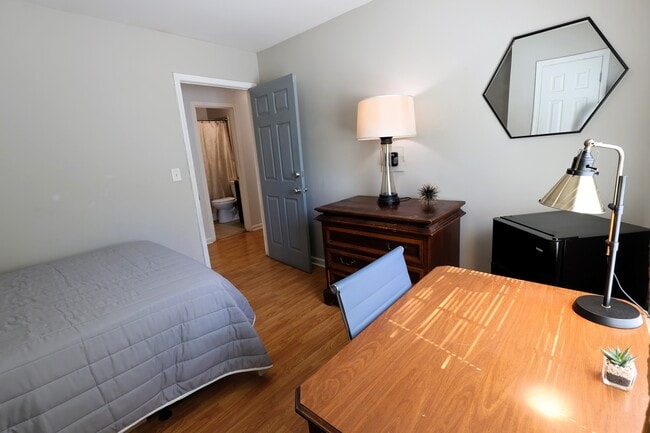 Building Photo - Parsons Pointe