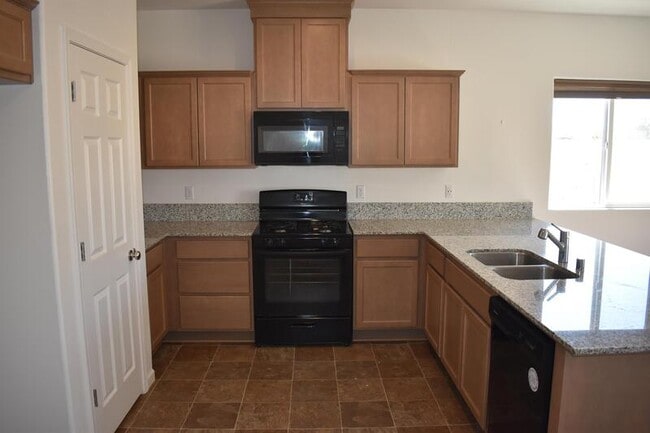 Building Photo - 31 Medieval St