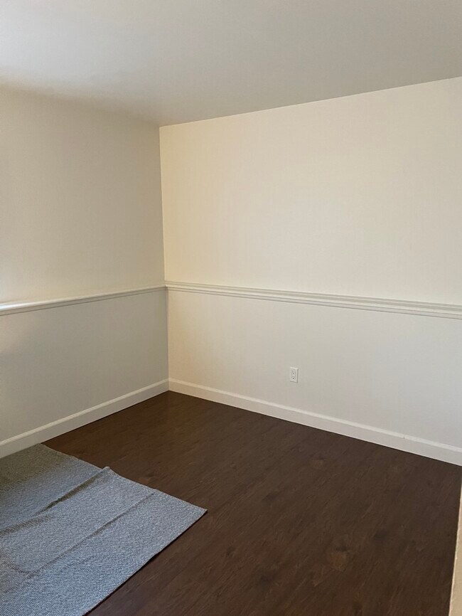 Bedroom 2 view 2 - 27 Centaur Ct