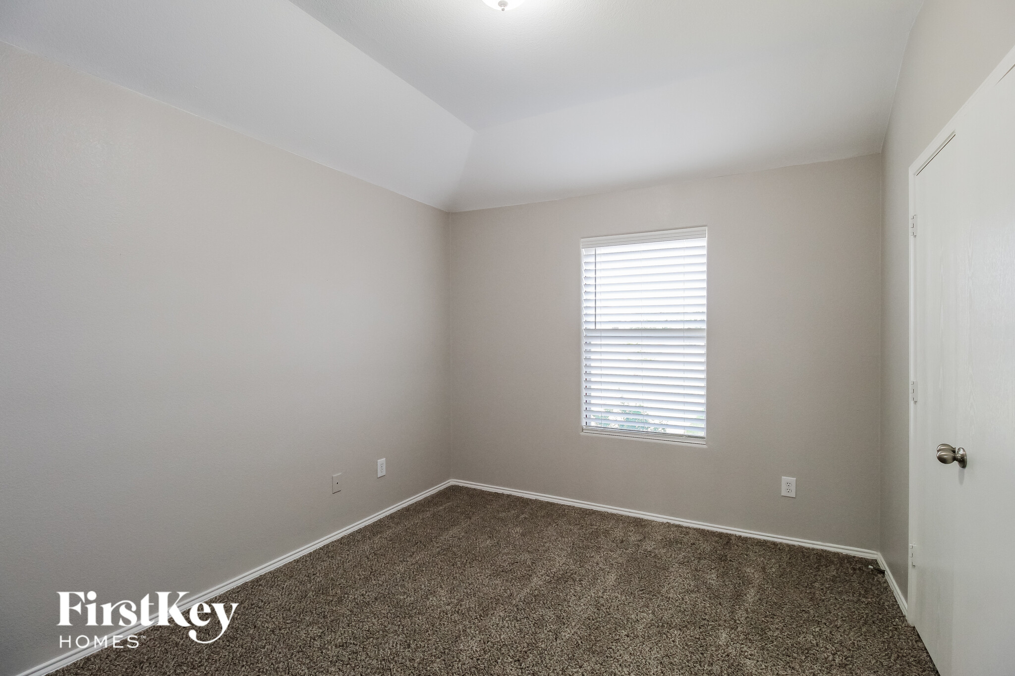 Building Photo - 1450 Waldrop Dr