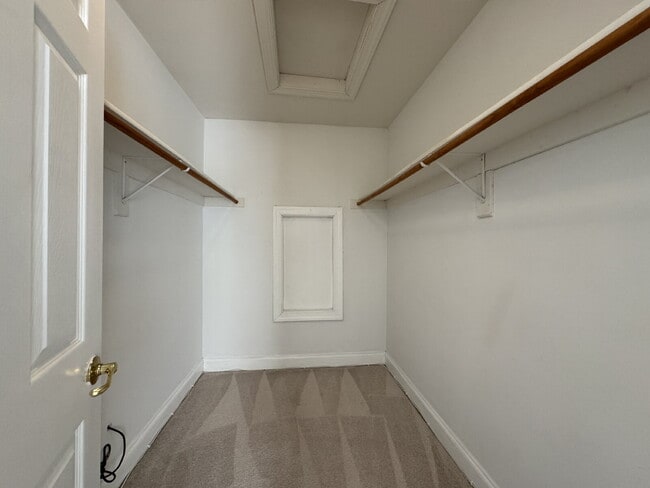 Building Photo - Spacious Elegance in Gated Piedmont!