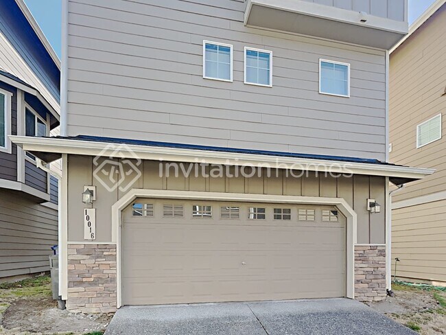 Building Photo - 10016 13th Dr SE