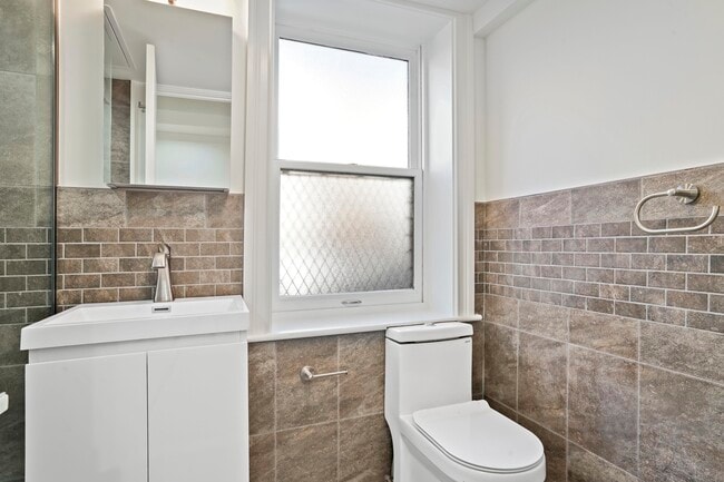 Building Photo - 1 Cambridge Pl