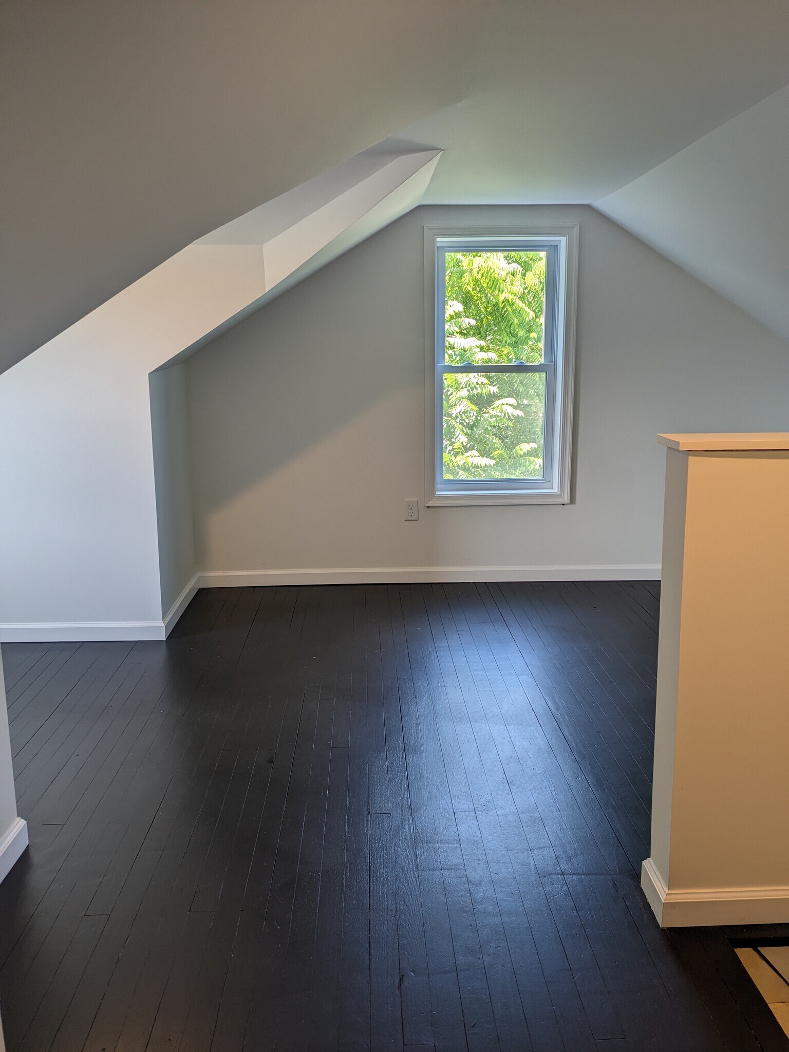 Building Photo - 329 York Rd