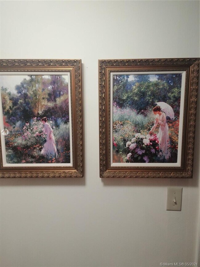 Building Photo - 6039 Collins Ave