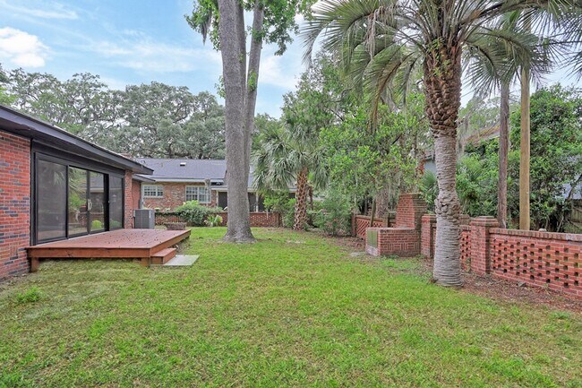 Building Photo - Renovated 3BR / 2BA Home for Rent on Gordonston Ave