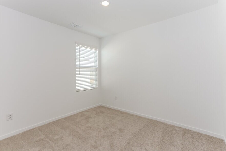 Building Photo - 10513 Sequoia Dr