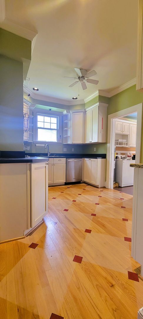 Building Photo - Charming 2 bedroom bungalow in Lakeside/Staples Mill area.