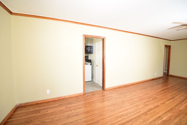 Building Photo - 477 S Norwood Ave