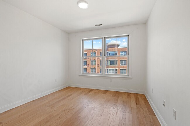 Building Photo - 22 Ave at Port Imperial