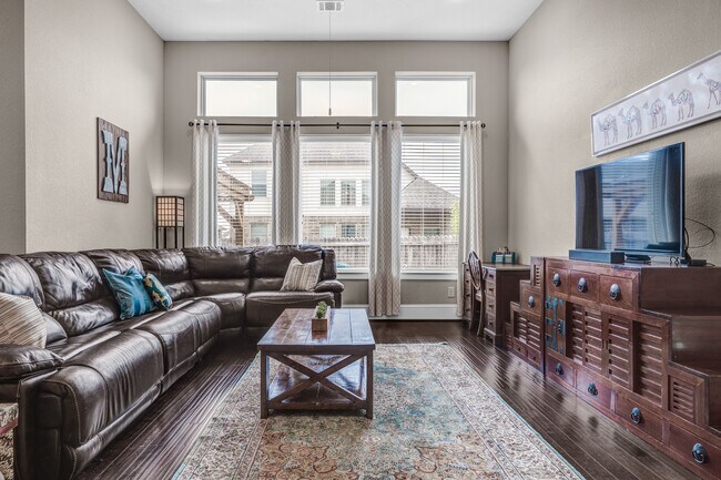 Building Photo - 2603 Hailes Ct