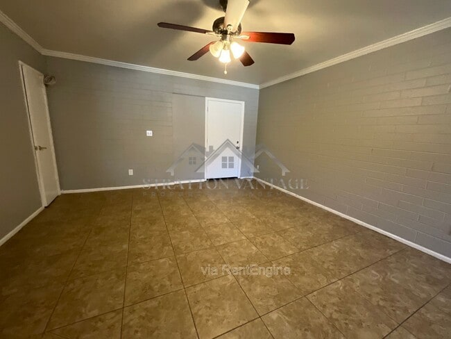 Building Photo - 810 E Colter St