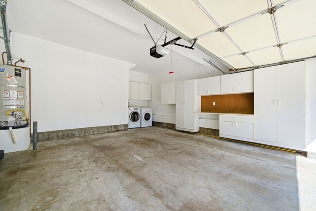 Building Photo - Stunning 3 Bedroom Home in Gated Newport Coast