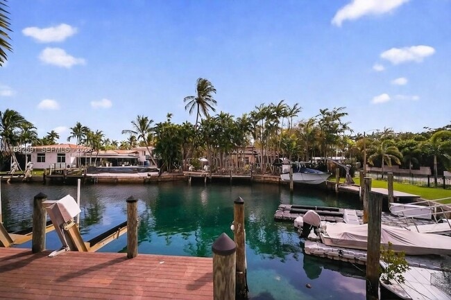 Building Photo - 8651 NE 10th Ct