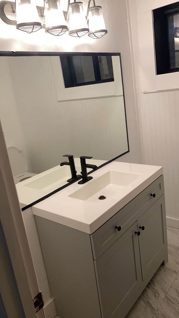 Building Photo - Huge Home In The West Bench Neighborhood!