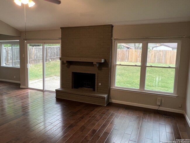 Building Photo - 1018 Ericson Dr