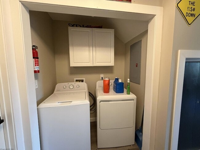 Building Photo - 32 Highland Ave