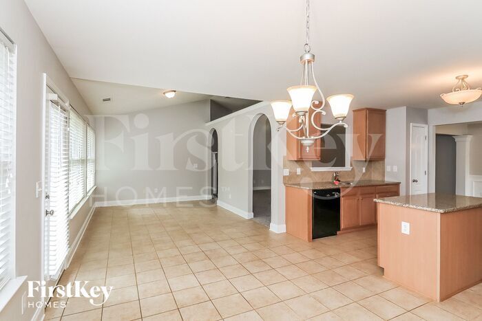 Building Photo - 6256 Cove Creek Dr