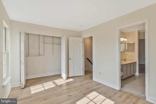 Building Photo - 8872 Stable Forest Pl