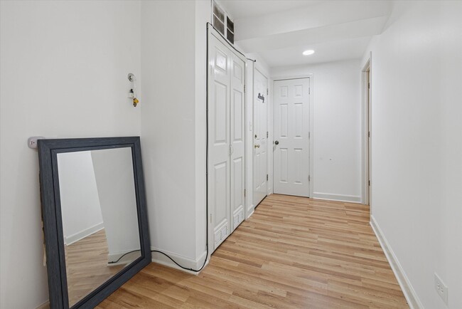 Building Photo - 1950 N Hudson Ave