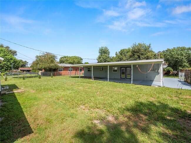Building Photo - 3440 Milner Dr S