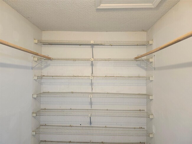 Building Photo - 2944 E Missionwood Ln