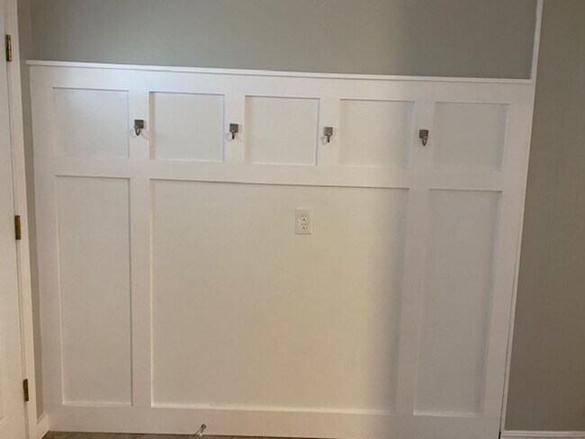Building Photo - 3 Bed, 2 Bath Corner Lot in Tulsa!