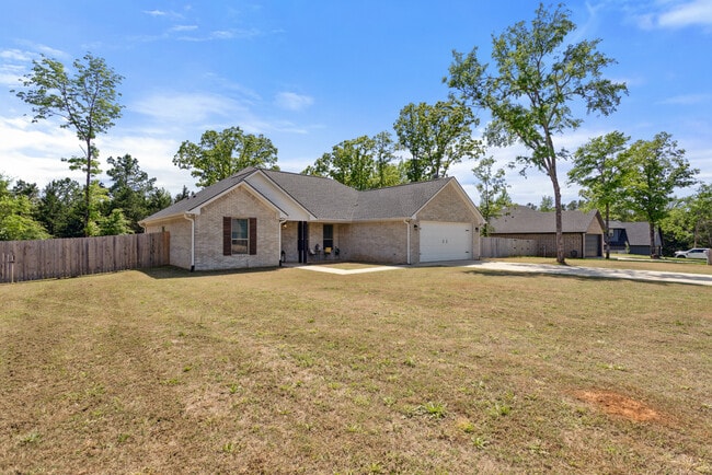 Building Photo - 19379 Cedarpark Pl